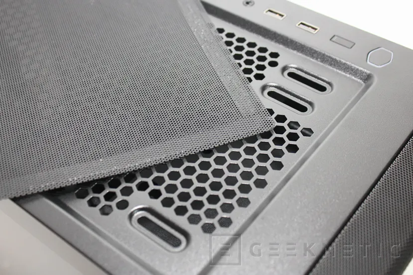 Geeknetic Review Caja Cooler Master Masterbox NR400 7