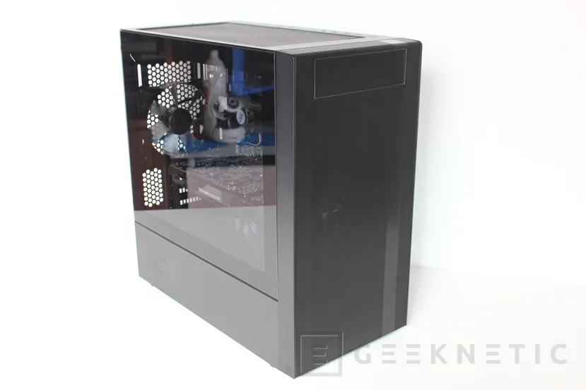 Geeknetic Review Caja Cooler Master Masterbox NR400 42