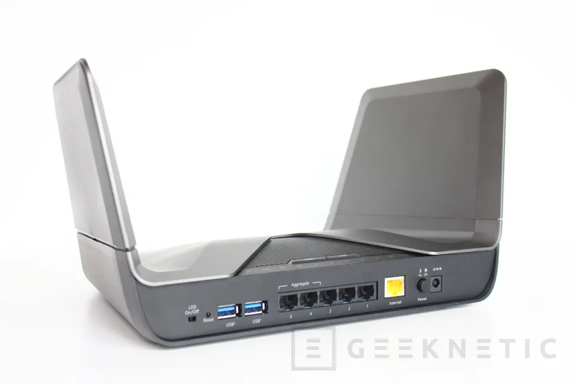 Geeknetic Review Router Netgear Nighthawk AX8 RAX80 29