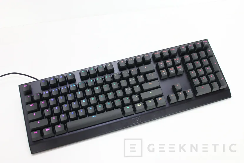 Geeknetic Review Teclado Mecánico Analógico Wooting Two 2