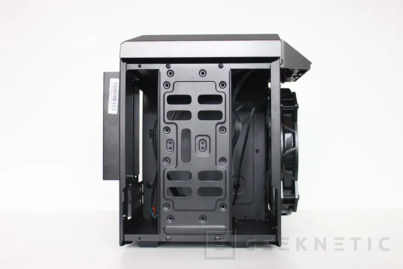 Geeknetic Review Caja Mini-ITX Cooler Master Mastercase H100 12