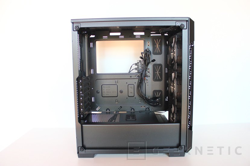 Review Caja Corsair 220T RGB