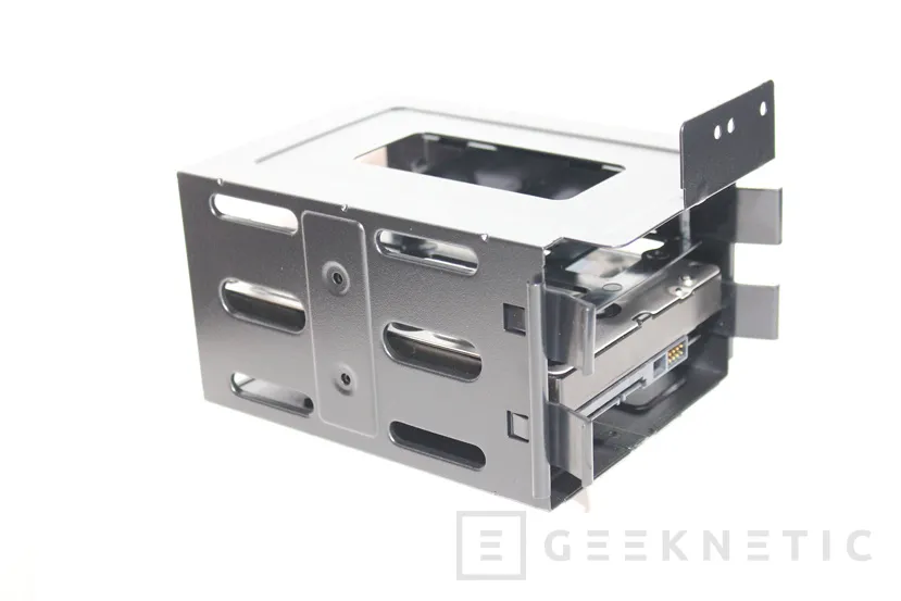 Geeknetic Review Caja Corsair  220T RGB 35