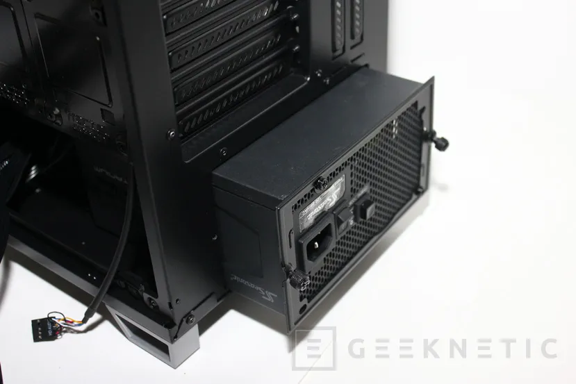 Geeknetic Review Caja Fractal Vector RS 33