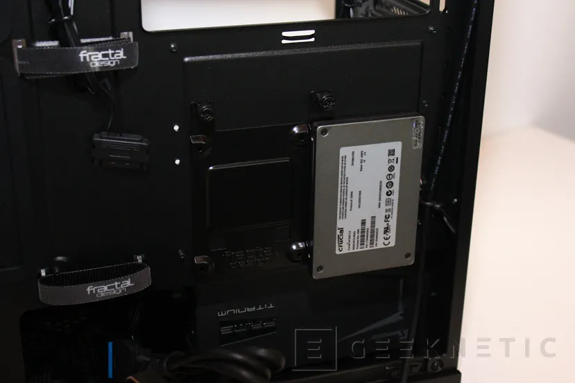 Geeknetic Review Caja Fractal Vector RS 21