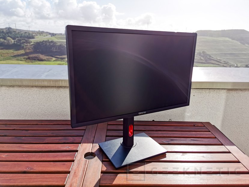 Geeknetic Review Monitor Ozone DSP24 Pro 1