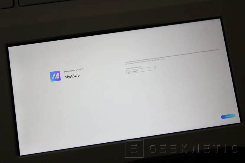 Geeknetic Review ASUS Vivobook S15 con ScreenPad 2.0 16