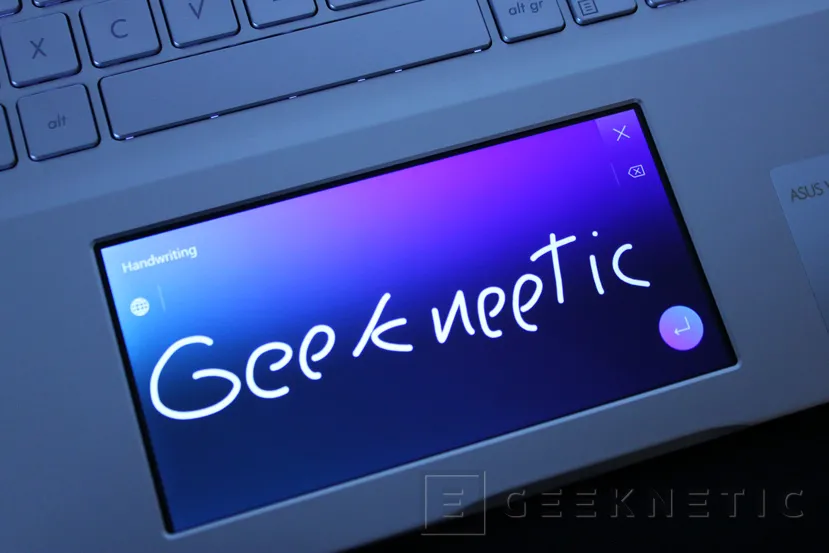 Geeknetic Review ASUS Vivobook S15 con ScreenPad 2.0 24