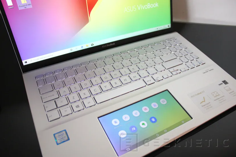 Geeknetic Review ASUS Vivobook S15 con ScreenPad 2.0 14