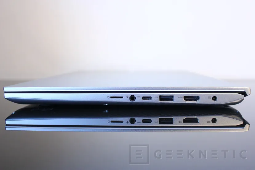Geeknetic Review ASUS Vivobook S15 con ScreenPad 2.0 4