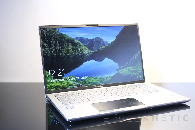 Geeknetic Review ASUS Vivobook S15 con ScreenPad 2.0 1