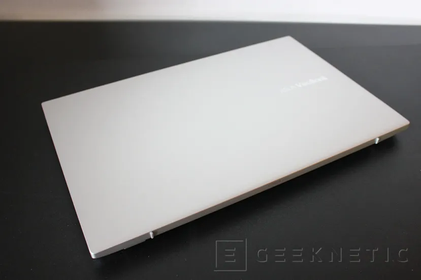 Geeknetic Review ASUS Vivobook S15 con ScreenPad 2.0 2