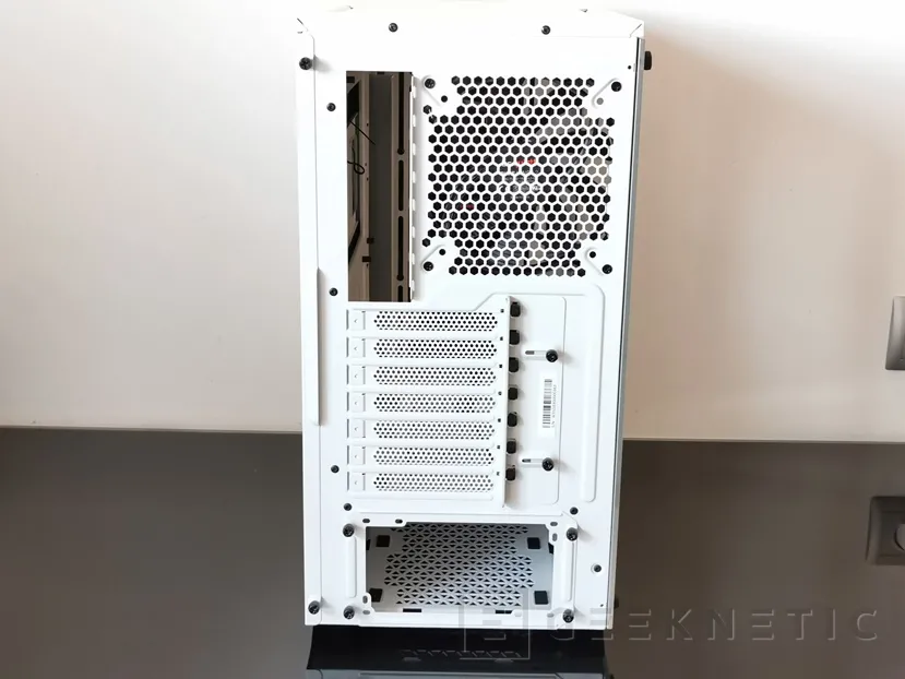 Geeknetic Review Caja Be Quiet! Pure Base 500 10
