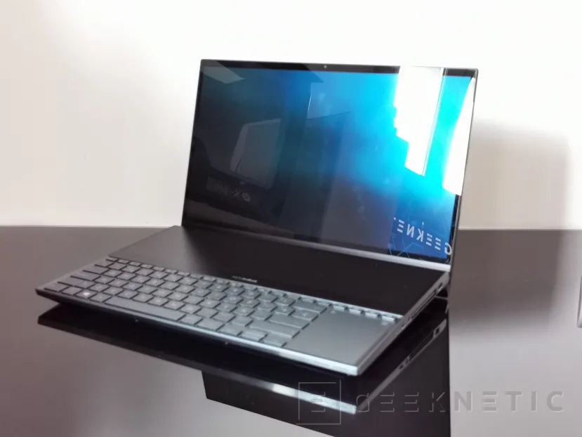 Geeknetic Review ASUS Zenbook Pro Duo UX581 con ScreenPad Plus 3