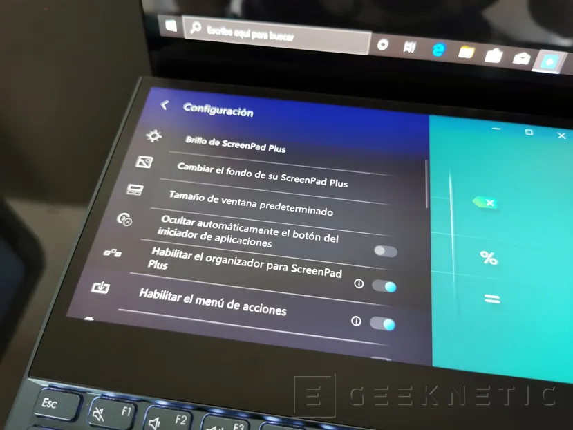 Geeknetic Review ASUS Zenbook Pro Duo UX581 con ScreenPad Plus 35