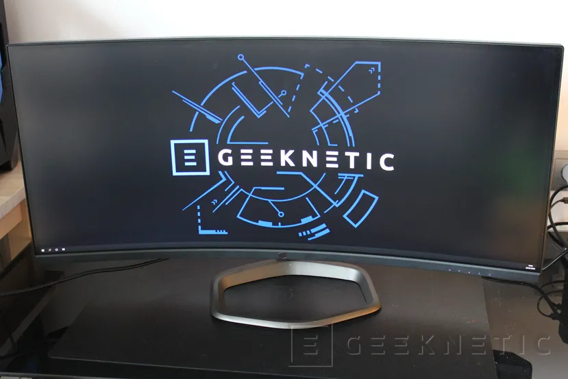 Geeknetic Review Monitor Cooler Master GM34-CW 1