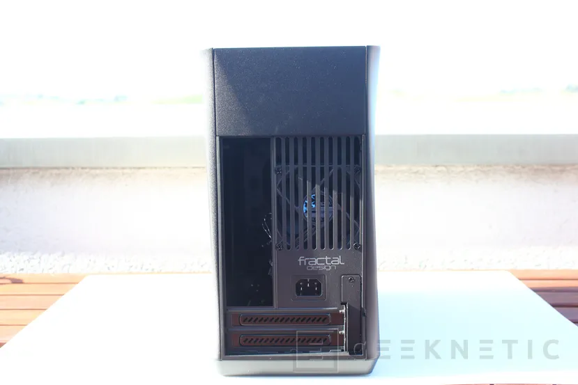 Geeknetic Review Caja Mini-ITX Fractal ERA 10