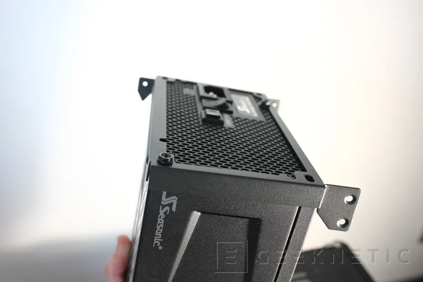 Geeknetic Review Caja Mini-ITX Fractal ERA 24