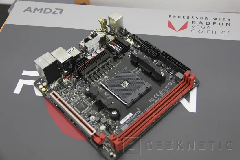 Geeknetic AMD RYZEN 5 2400G con gráficos RX Vega 11 6