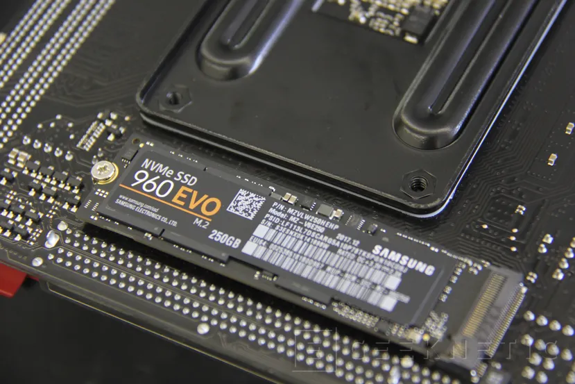 Geeknetic AMD RYZEN 5 2400G con gráficos RX Vega 11 8