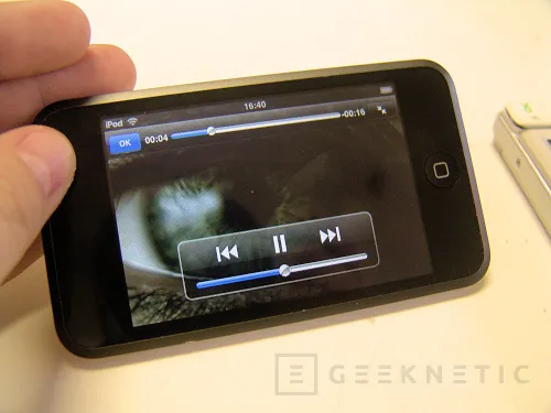 Geeknetic IPod Touch Vs. Archos 605 Wifi 13