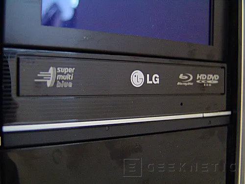 Geeknetic Multigrabadora Blu-Ray LG GGW-H20L 4