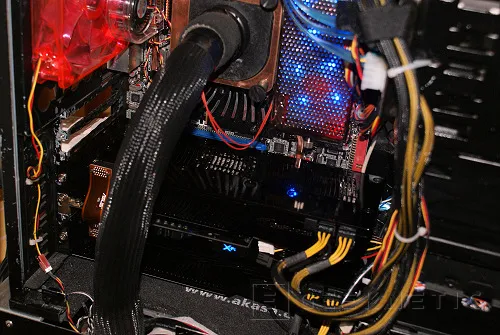 Geeknetic SLI Vs Crossfire. El Core i7 ofrece la solución gráfica universal 8