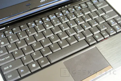 Geeknetic ASUS Eee 1002HA. El Netbook que marca las diferencias. Exclusiva 13