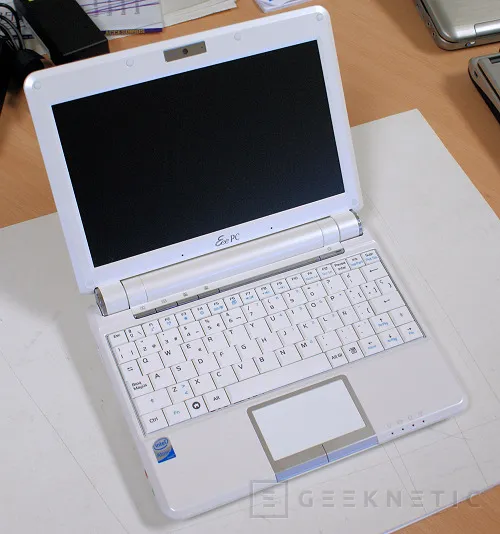 Geeknetic Comparativa de Netbooks de 8.9”. HP,Toshiba y ASUS frente a frente 15