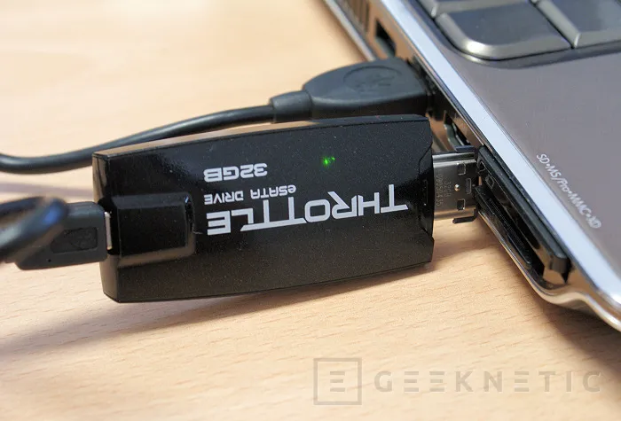 Geeknetic OCZ Throttle E-SATA Flash Drive 5