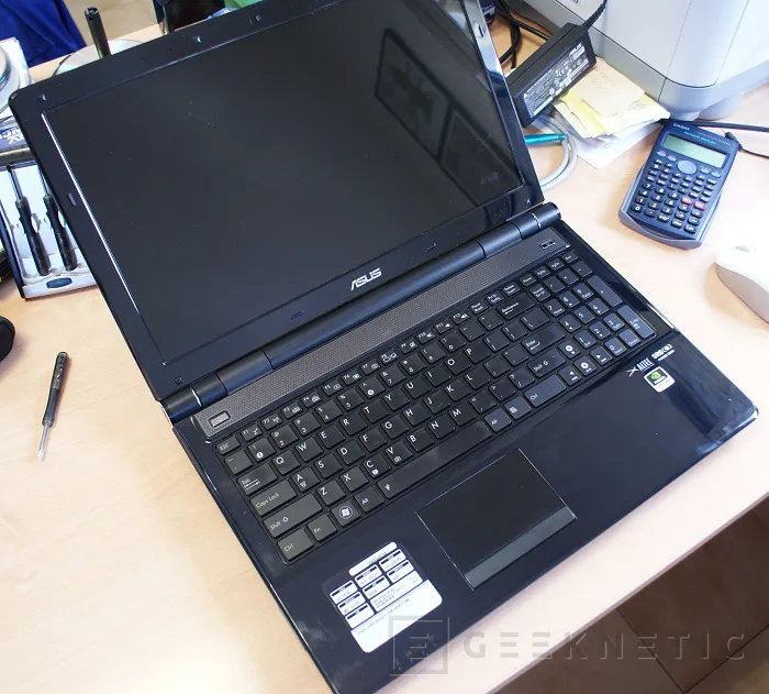 Geeknetic ASUS U50VG Notebook. Diseño, movilidad y excelencia 4