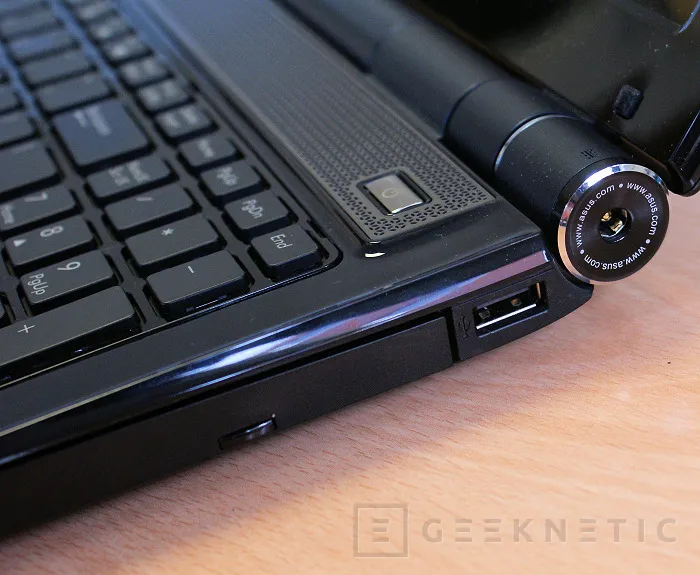 Geeknetic ASUS U50VG Notebook. Diseño, movilidad y excelencia 11