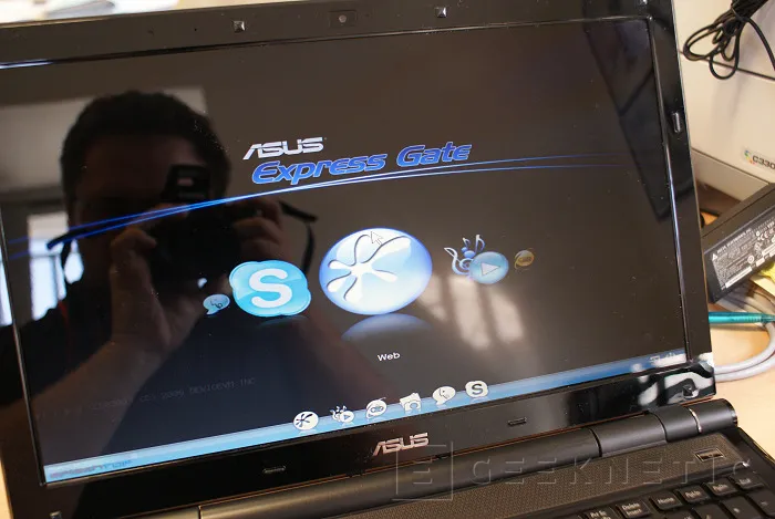 Geeknetic ASUS U50VG Notebook. Diseño, movilidad y excelencia 14