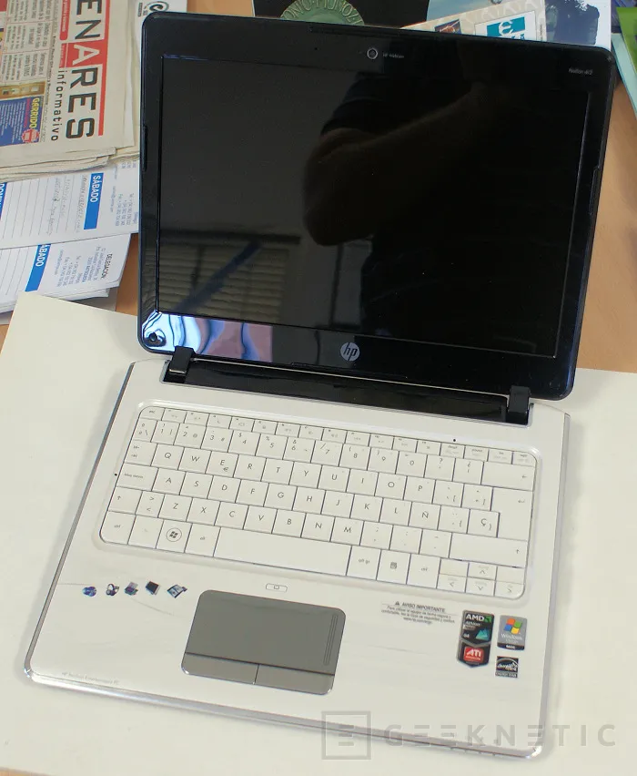 Geeknetic HP DV2-1020 con AMD Neo y plataforma Yukon 1