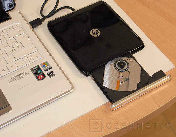 Geeknetic HP DV2-1020 con AMD Neo y plataforma Yukon 3