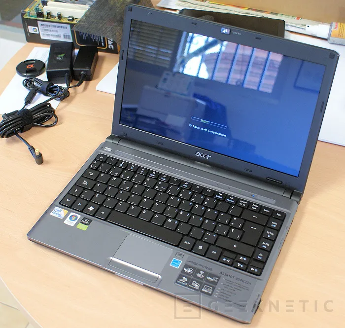 Geeknetic Intel CULV: ASUS UL30A Vs. Acer Timeline T3810 1