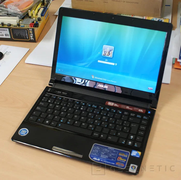 Geeknetic Intel CULV: ASUS UL30A Vs. Acer Timeline T3810 14