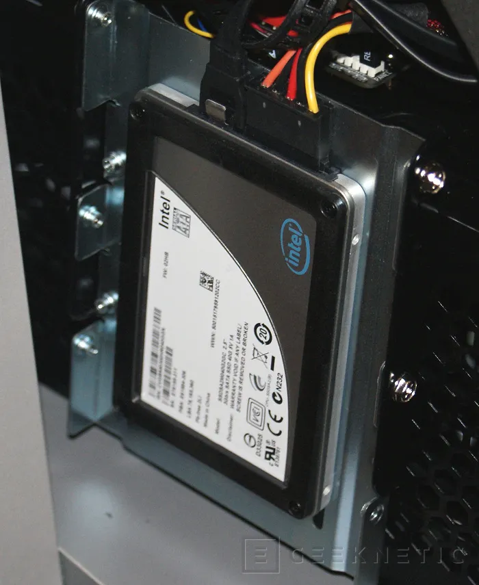 Geeknetic Intel X25-V 40GB. SSD medianamente asequible, altamente eficiente 1