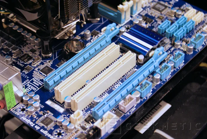 Geeknetic Gigabyte GA-H57M-USB3. Overclocking de altura en tamaño Micro.   4