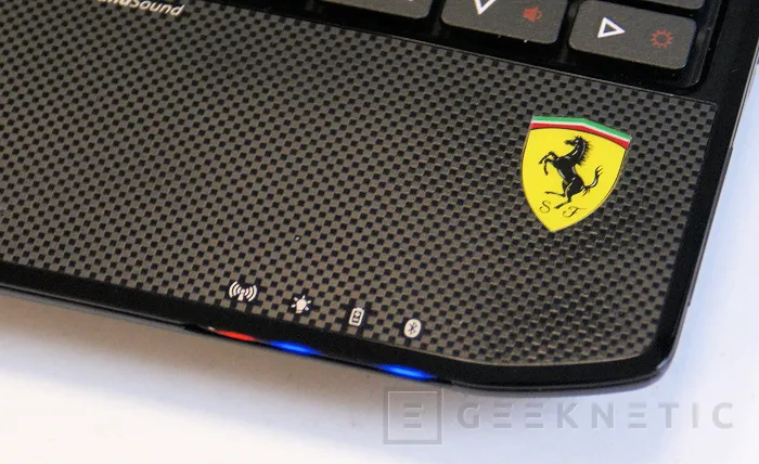 Geeknetic Acer Ferrari One 200. El Netbook AMD más espectacular 9