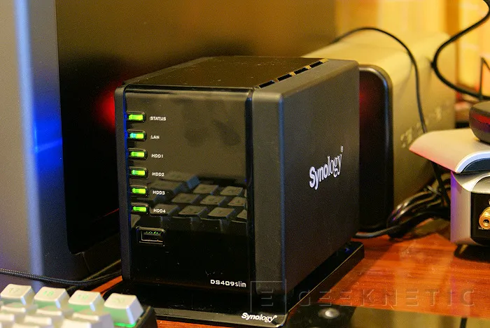 Geeknetic Synology DS409slim 12