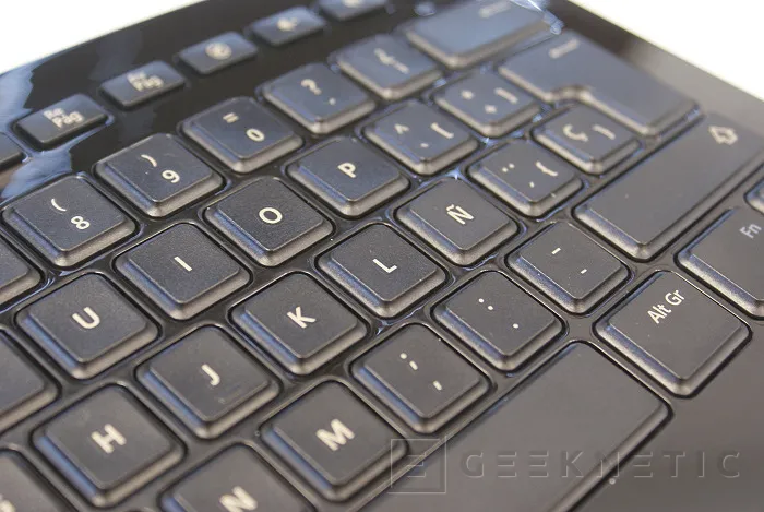 Geeknetic Microsoft Arc Keyboard 7