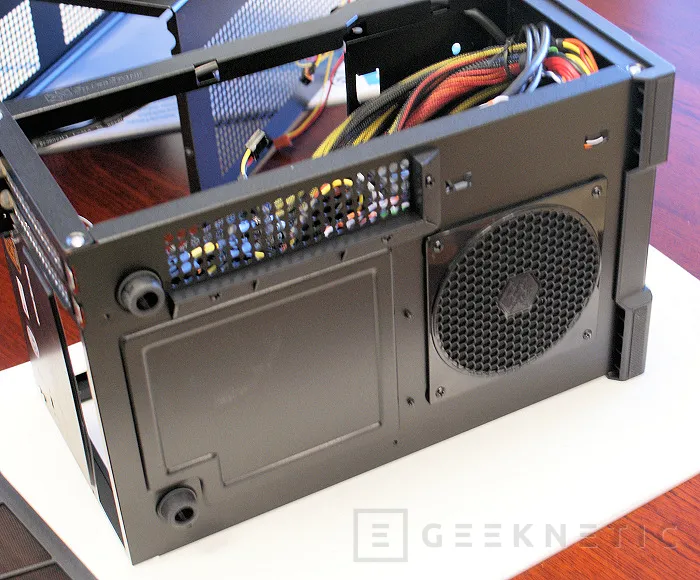 Geeknetic Silverstone Sugo 07. Hacia la estación de juegos Mini-ITX 5