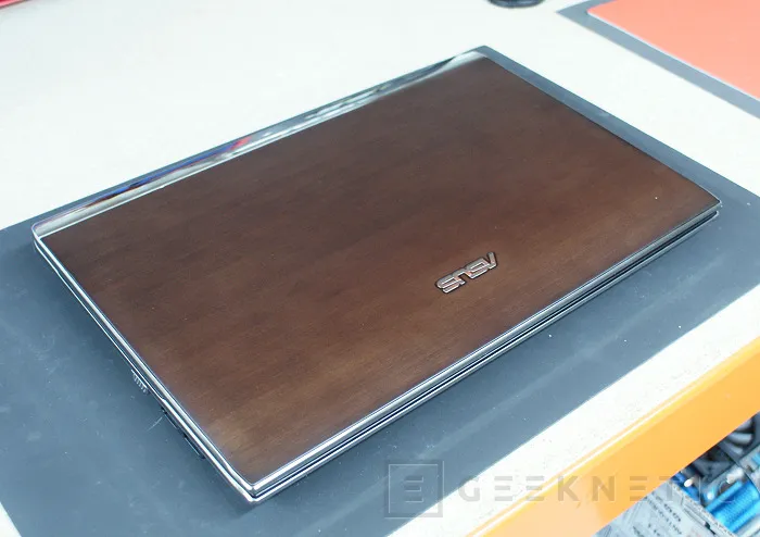 Geeknetic ASUS U33JC. El ordenador portátil fabricado con madera de Bambú 9