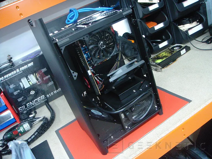 Geeknetic Silverstone FT03. Diseño vertical, para placas MicroATX 10