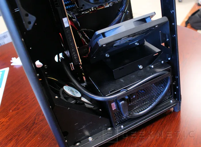 Geeknetic Silverstone FT03. Diseño vertical, para placas MicroATX 9