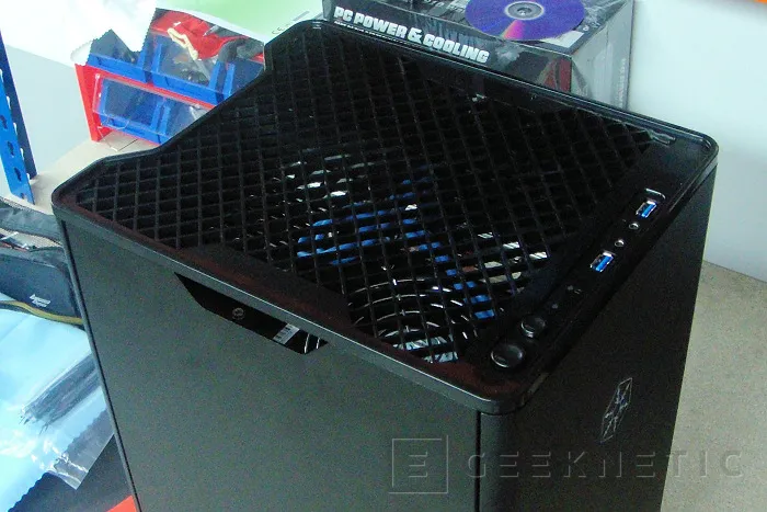 Geeknetic Silverstone FT03. Diseño vertical, para placas MicroATX 12