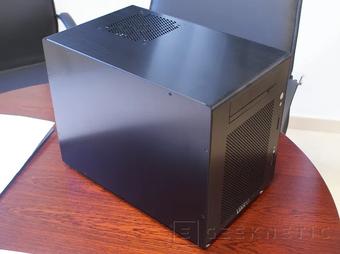 Geeknetic Chasis Micro-ATX Lian Li PC-V354 12