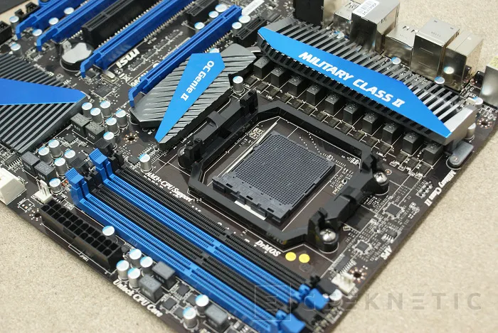 Geeknetic AMD 990FX. Primer contacto: MSI 990FXA-GD80 y ASUS 990FX Sabertooth 4