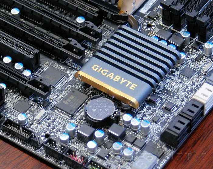 Geeknetic Gigabyte GA-Z68X-UD7 B3 7